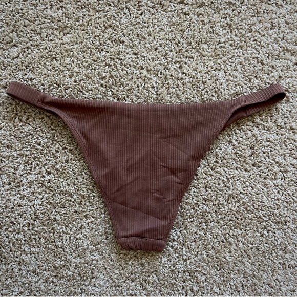 Monday Swimwear Ribbed Bikini Set - Picture 5 of 9